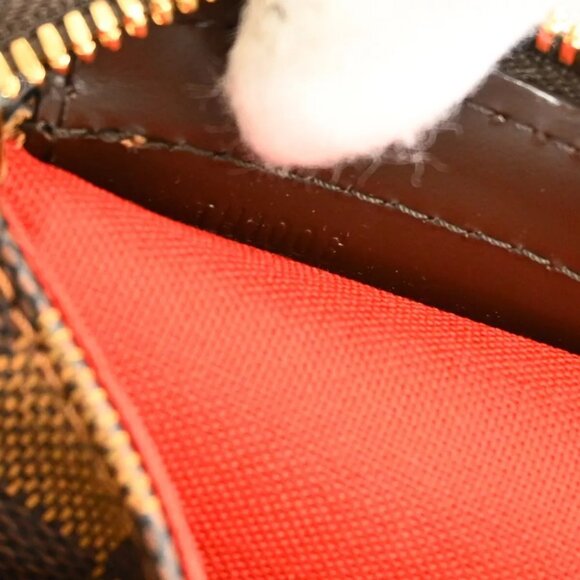 Louis Vuitton Damier Chelsea Shoulder Tote Bag - Picture 6 of 10